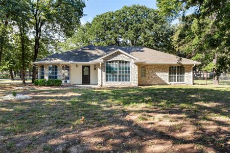 6912 Stewarts Oaks Court