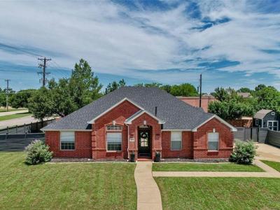 8613 Lakeside Drive