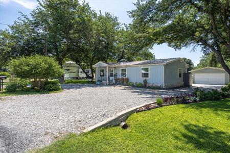 1513 E Apache Trail