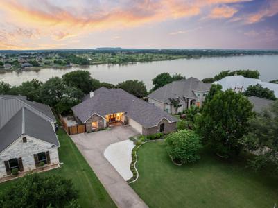 2505 Alta Vista Court