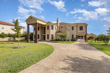 1031 Mallard Pointe Drive