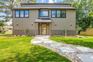 4506 E Fernwood Court