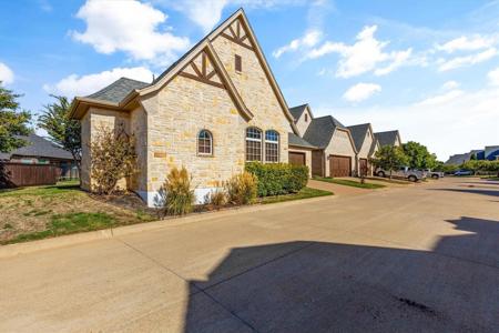 2414 Vineyard Drive