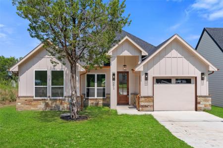 5809 Black Pine Circle