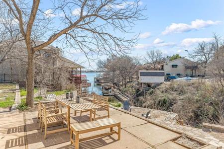 2113 N Rough Creek Court