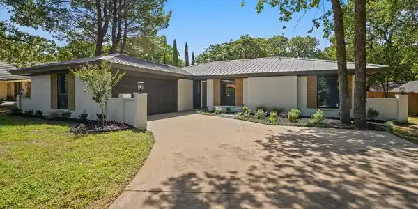 308 Driftwood Court
