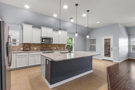 1637 Journey Forth Trail