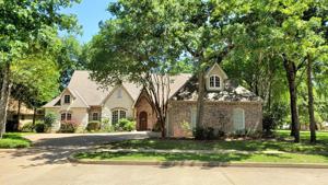 102 Dogwood Lakes Circle