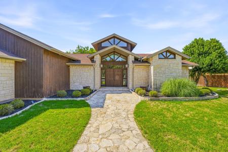 624 Williamsburg Court