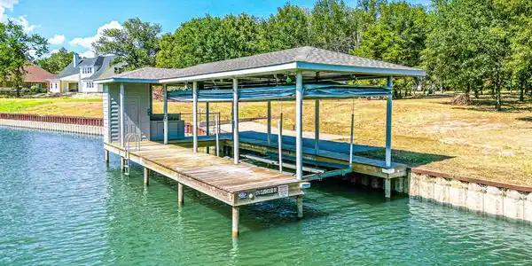 574 Clubhouse Drive