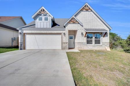 5826 Black Pine Circle