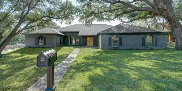 7505 Lake Highlands Drive