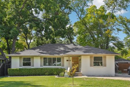 10129 Gateway Lane