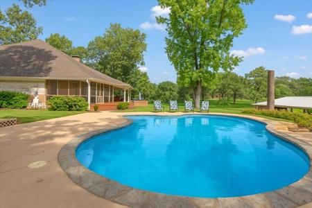 6130 Peninsula Circle