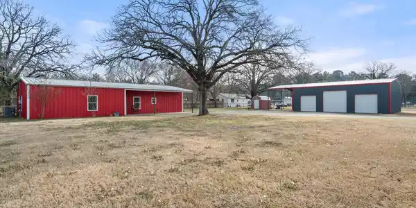 330 Southern Oaks Drive