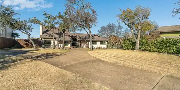 7852 Skylake Drive