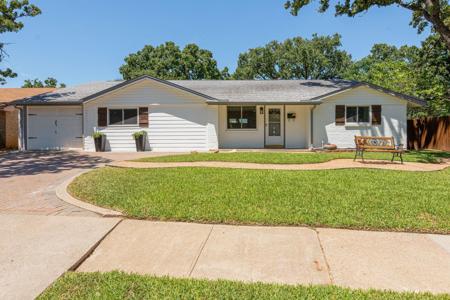 1044 Meadowbrook Drive