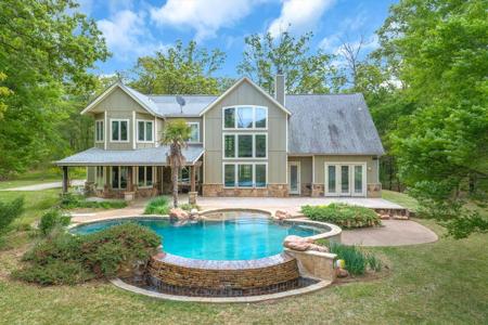 15384 Lakeside Drive