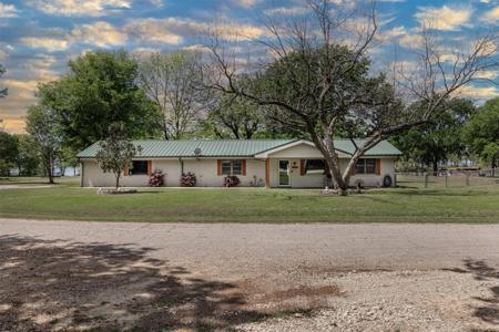 950 Little Oaks Drive