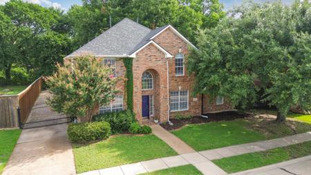 8713 Lakeside Drive