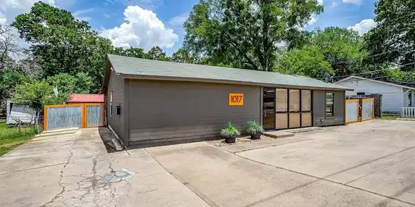 1017 Southeast Parkway