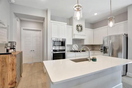 3548 Golden Bell Court