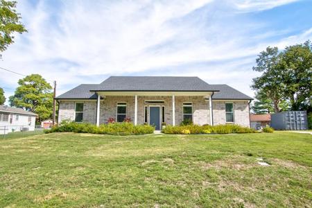 106 Little John Street