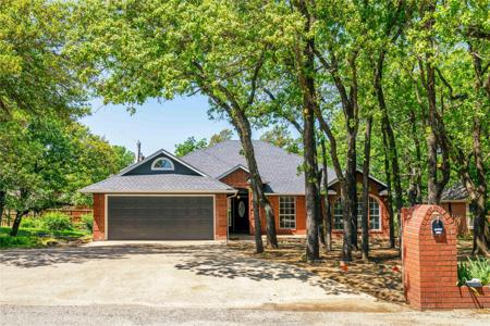531 Oak Lake