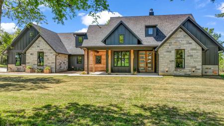 118 E Bay Drive