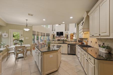 3002 Spring Hill Lane