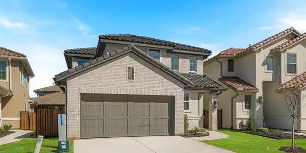 9040 Lakeside Drive