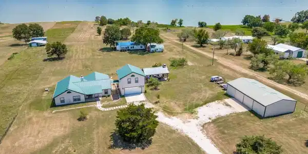 1909 SE County Road 2160