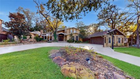 2821 Dove Pond Drive