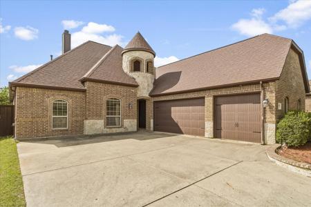 647 Gillon Way
