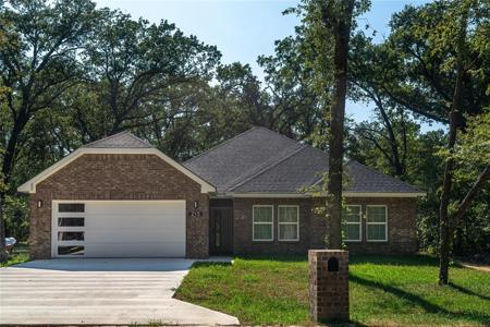 215 W Beachwood Loop