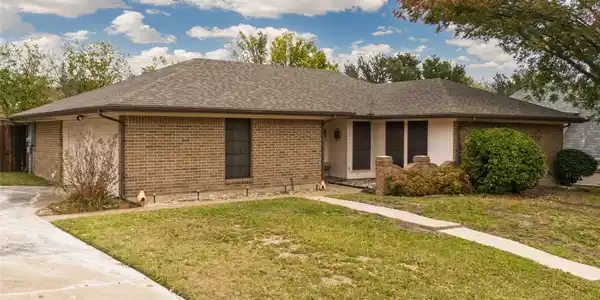 7508 Woodside Hill Court