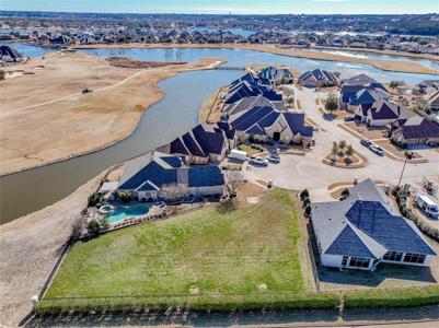 1402 Amsterdam Court