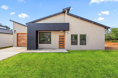 826 Indian Drive