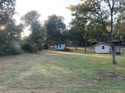 00 Leaning Oak Drive