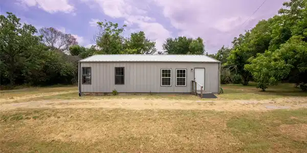 909 Fox Lane