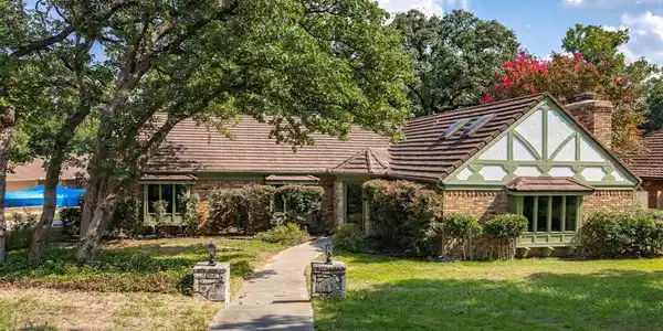 336 Driftwood Court
