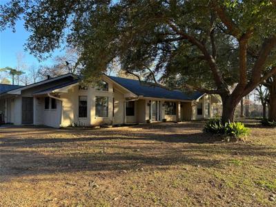1730 Lakecrest Drive