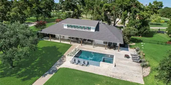 415 Pecan Point Drive