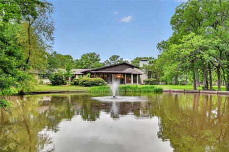 1012 Burchbury Trail