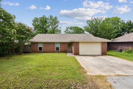 315 Oakwood Circle