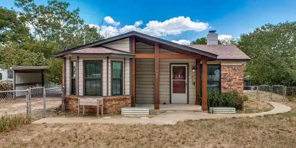 412 Calgary Road