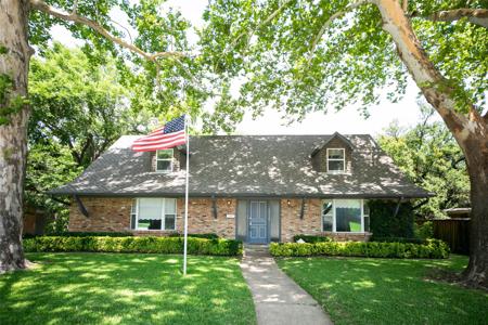 10210 E Lake Highlands