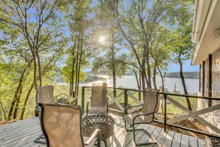 1136 S Lakeview Drive