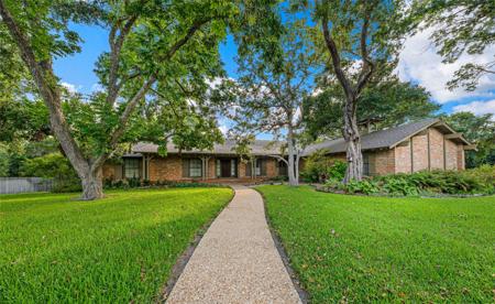 3010 Inverness Drive