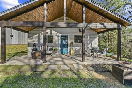 209 Pin Oak Drive
